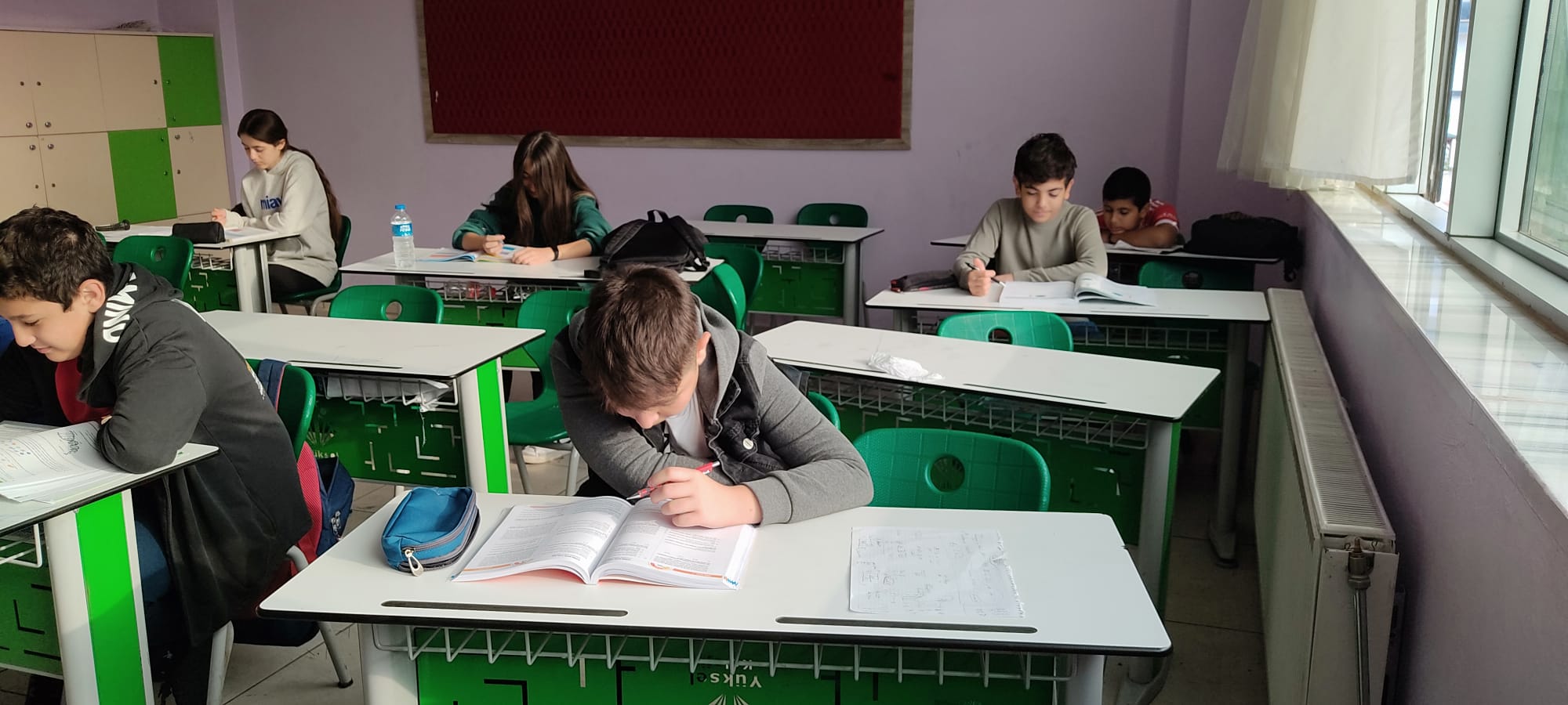 LGS hazırlık kampımızın  4. gününde de  birebirler ve soru çözümleri yapıldı. Kısa kesit şeklinde şu şekilde ilerledi.????